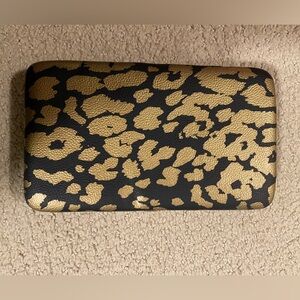 Chic Leopard Print Clutch